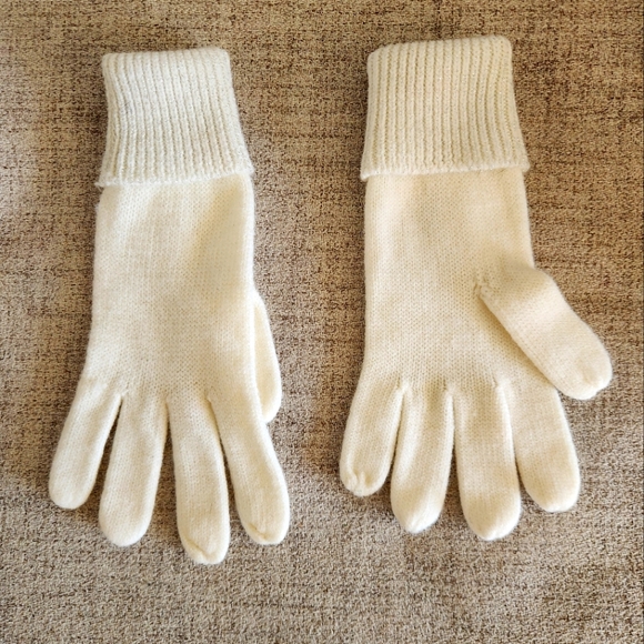 Source Unknown Accessories - Cuffed cream gloves with silver accent